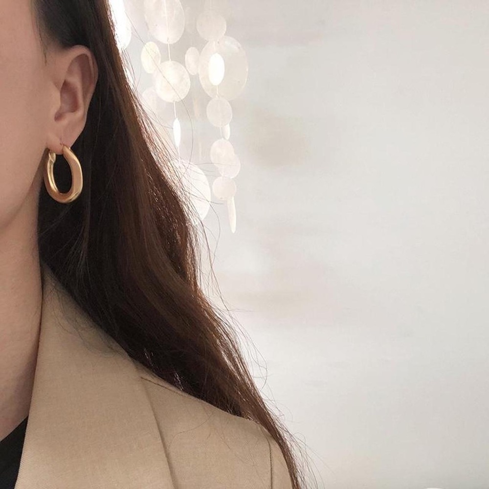 CLOSING SALE! ✨18K Gold Plated Bold Matte Oval Hoop Earrings - Picture 3 of 6